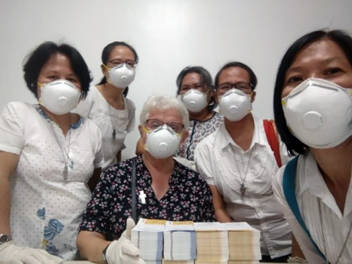 FCJ community Manila distributes food COVID-19