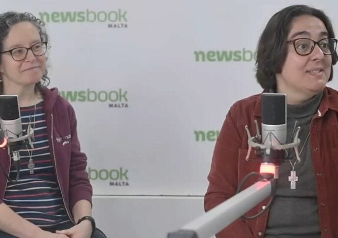 Sisters Lynne and MaryAnne fcJ