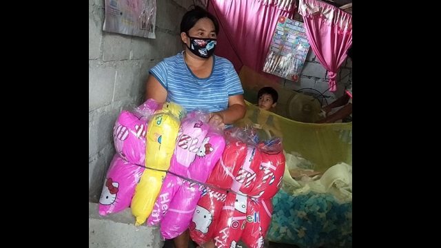 A small pillow-making business A small pillow-making business